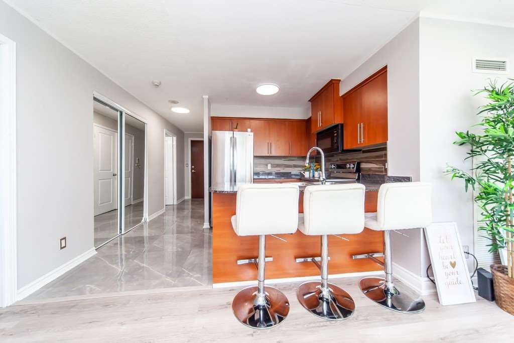 8 Rosebank Dr, #6L