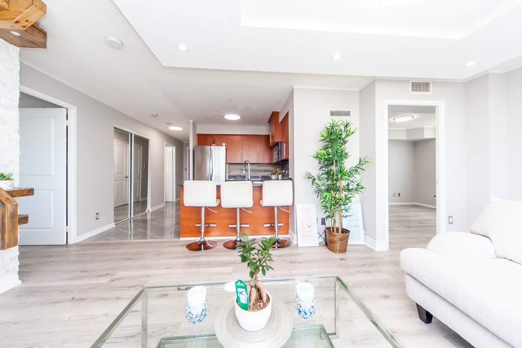 8 Rosebank Dr, #6L