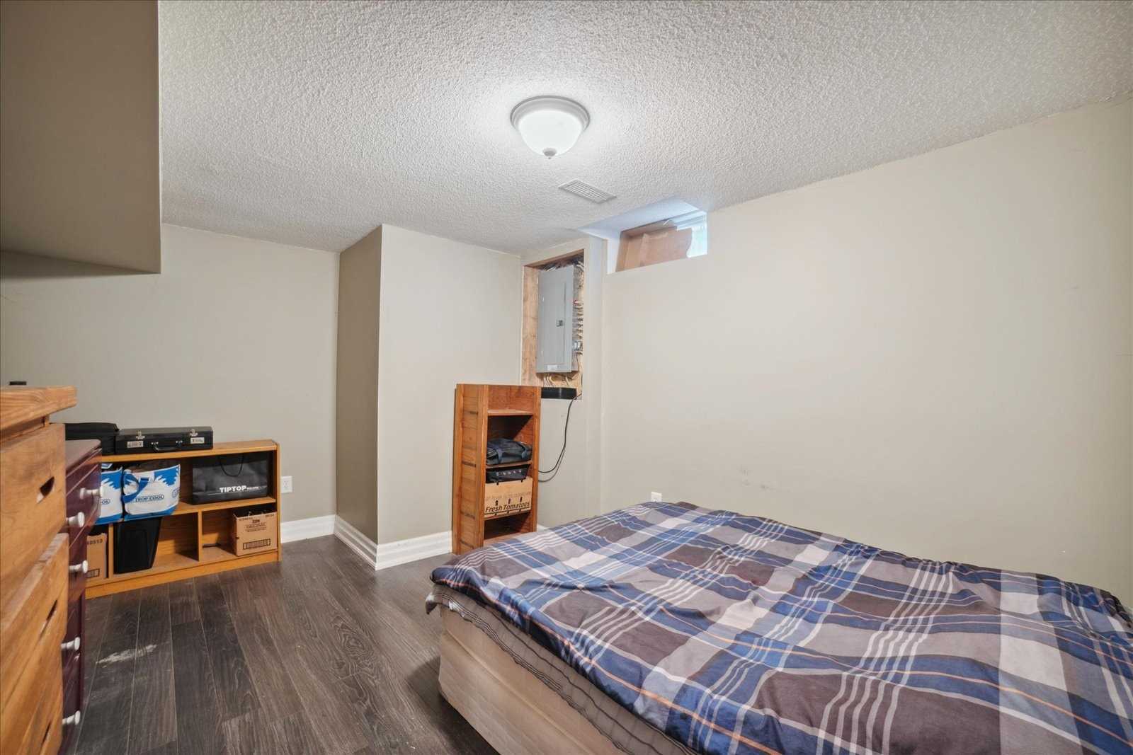 6 Nicks St
