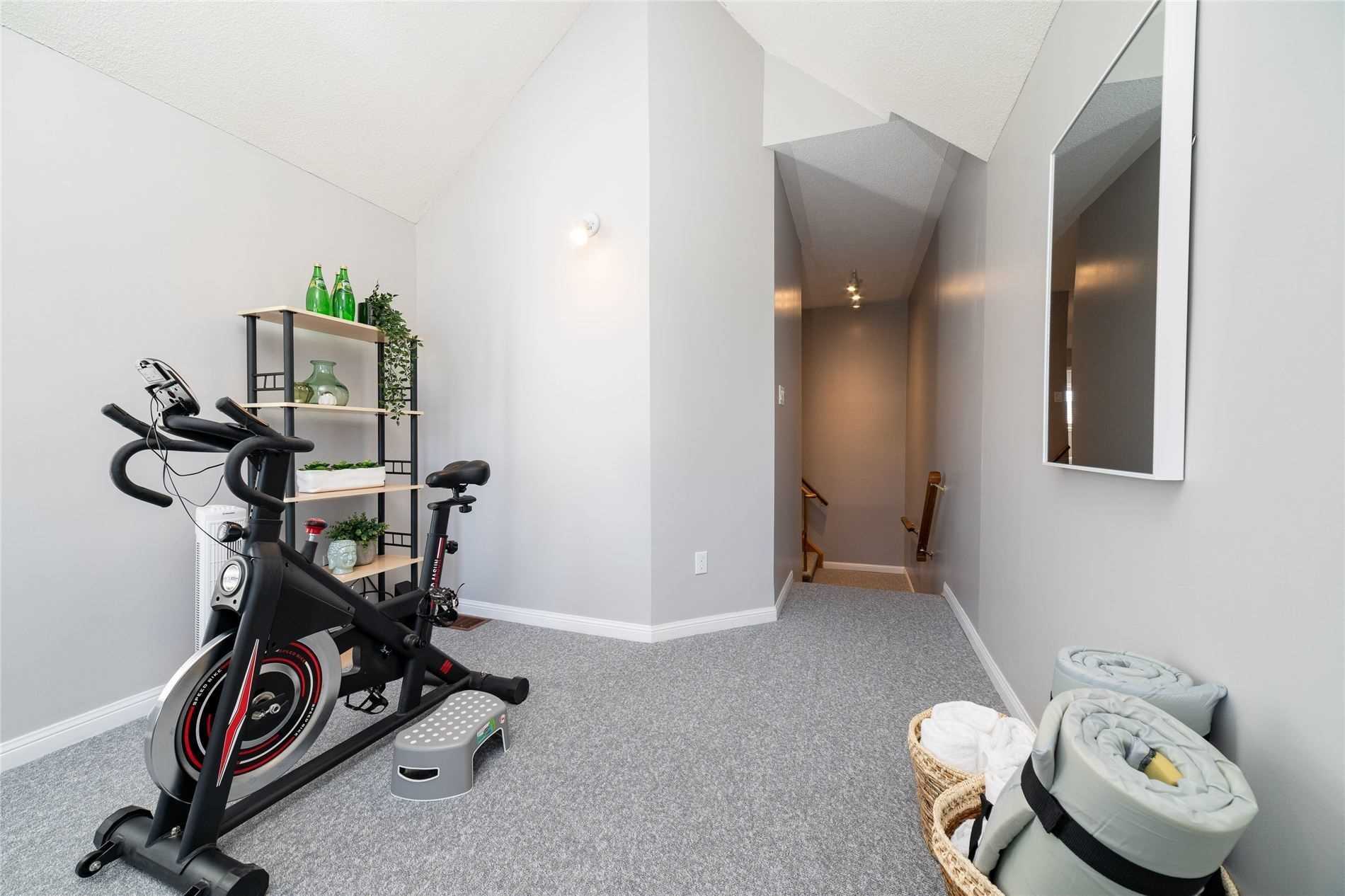 5 Shady Lane Cres