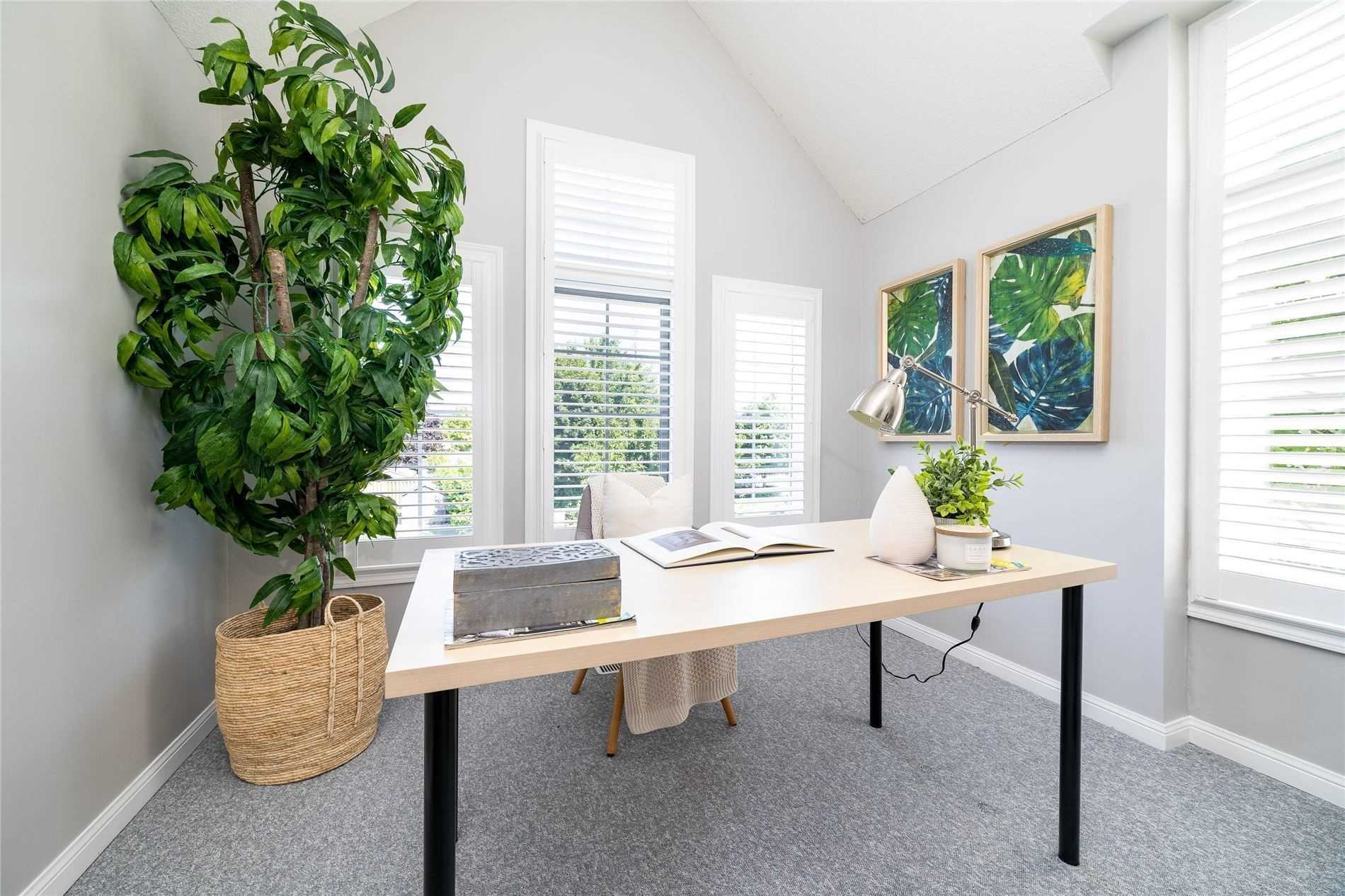 5 Shady Lane Cres