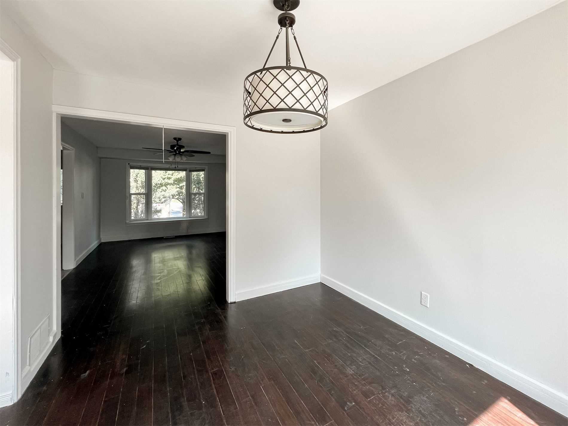 1398 Tampa Cres