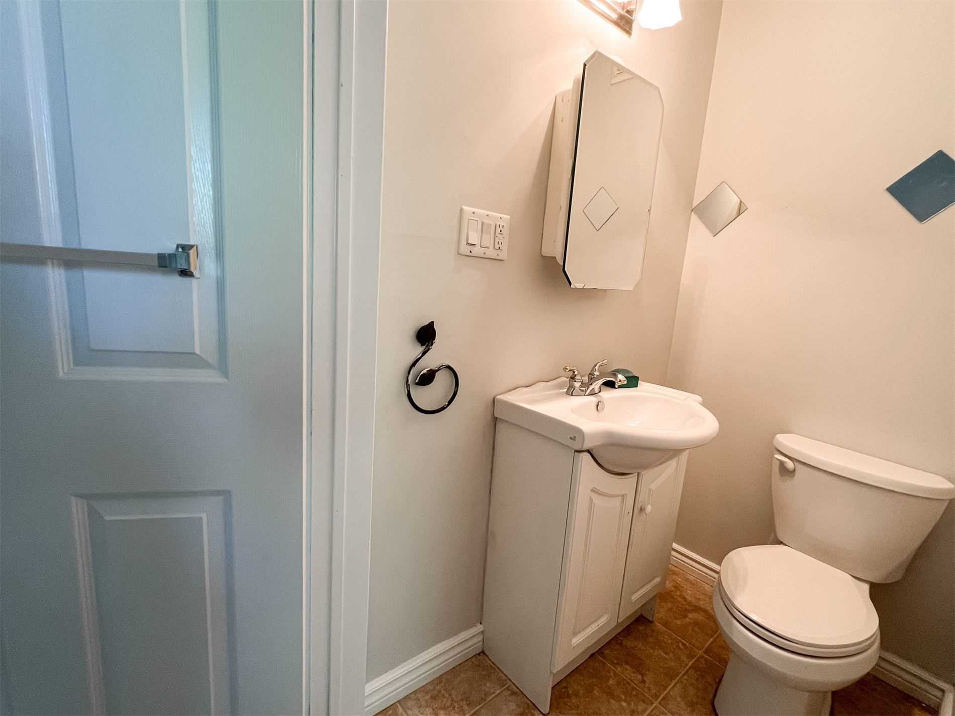 1398 Tampa Cres