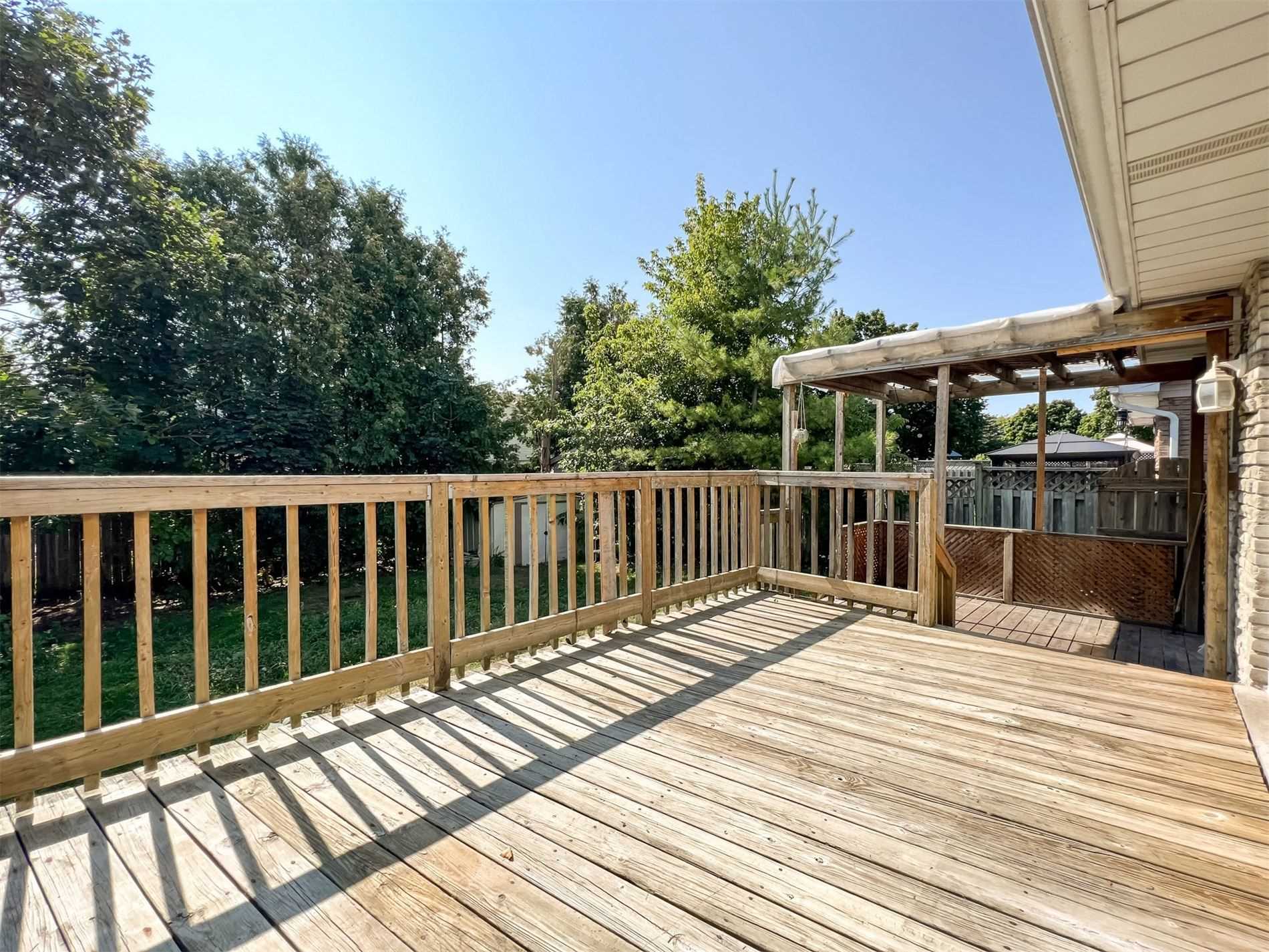 1398 Tampa Cres