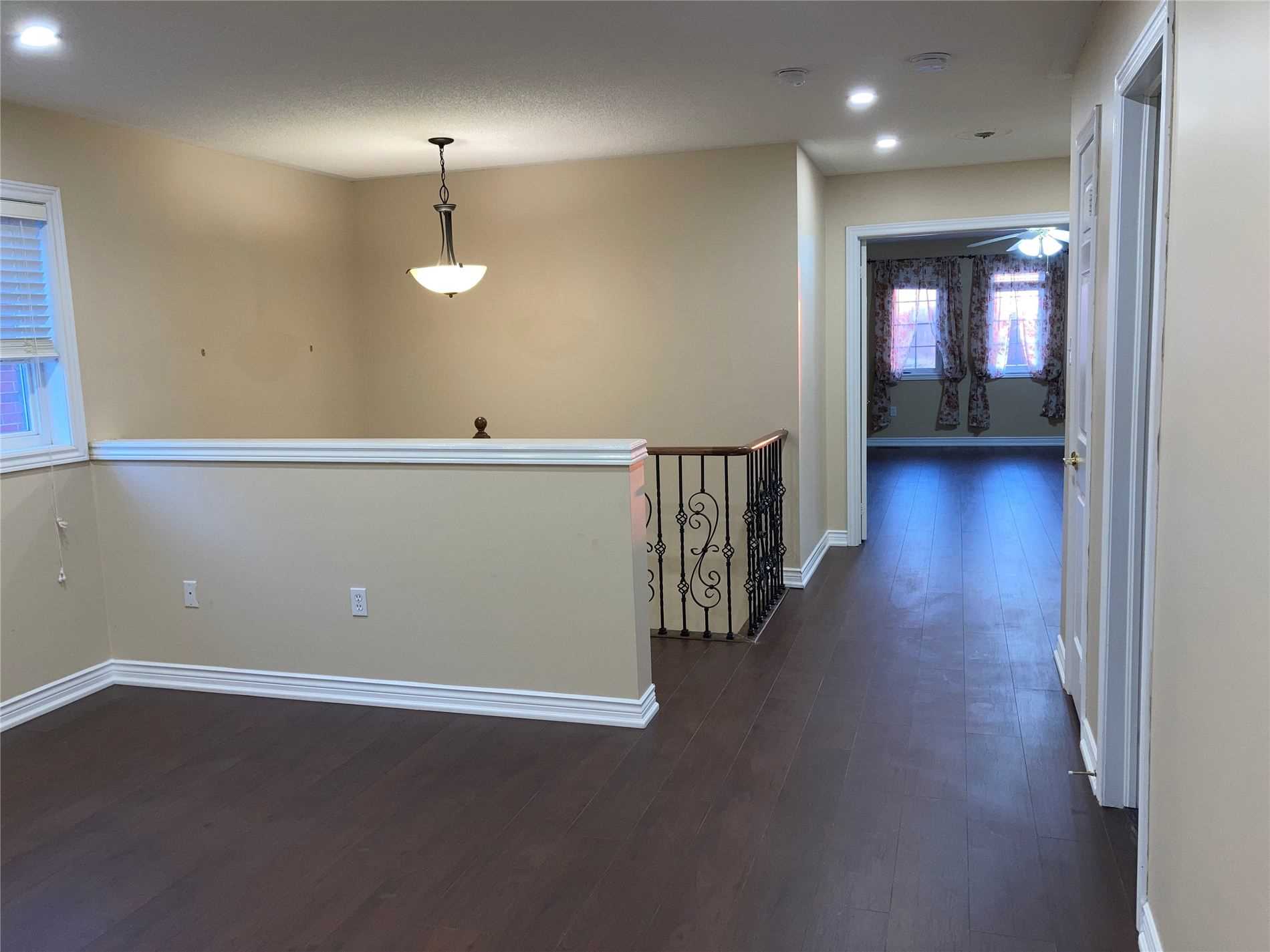 8 Woodcock Ave, #Main