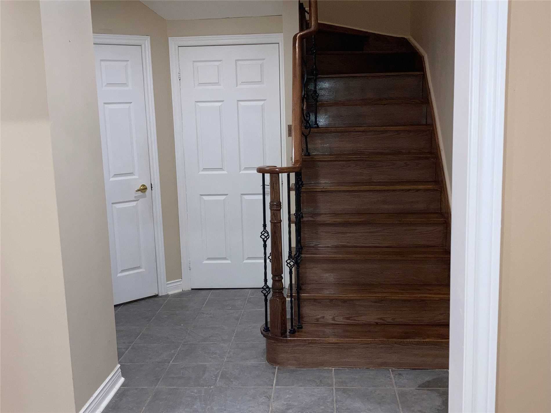8 Woodcock Ave, #Main
