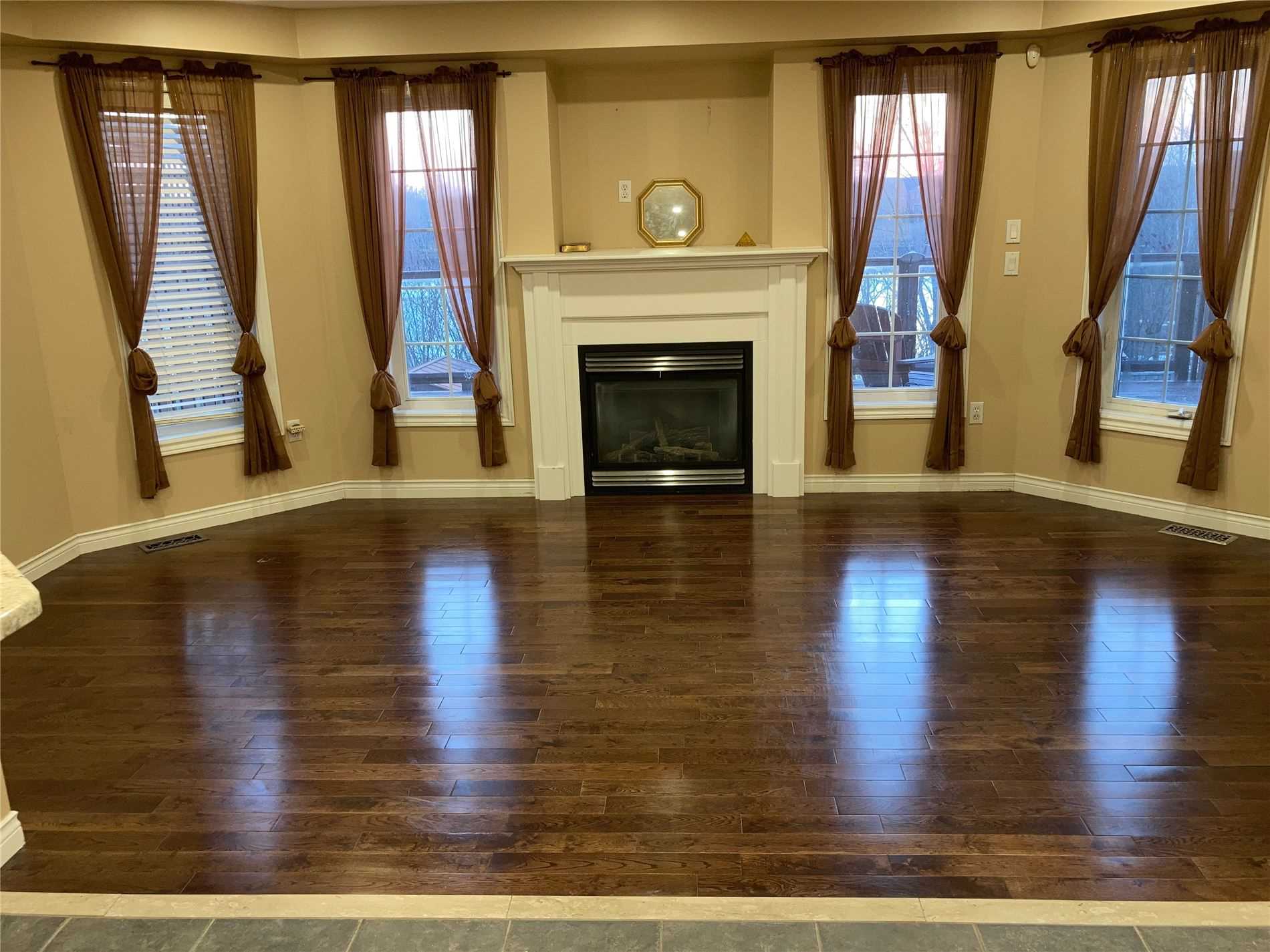 8 Woodcock Ave, #Main