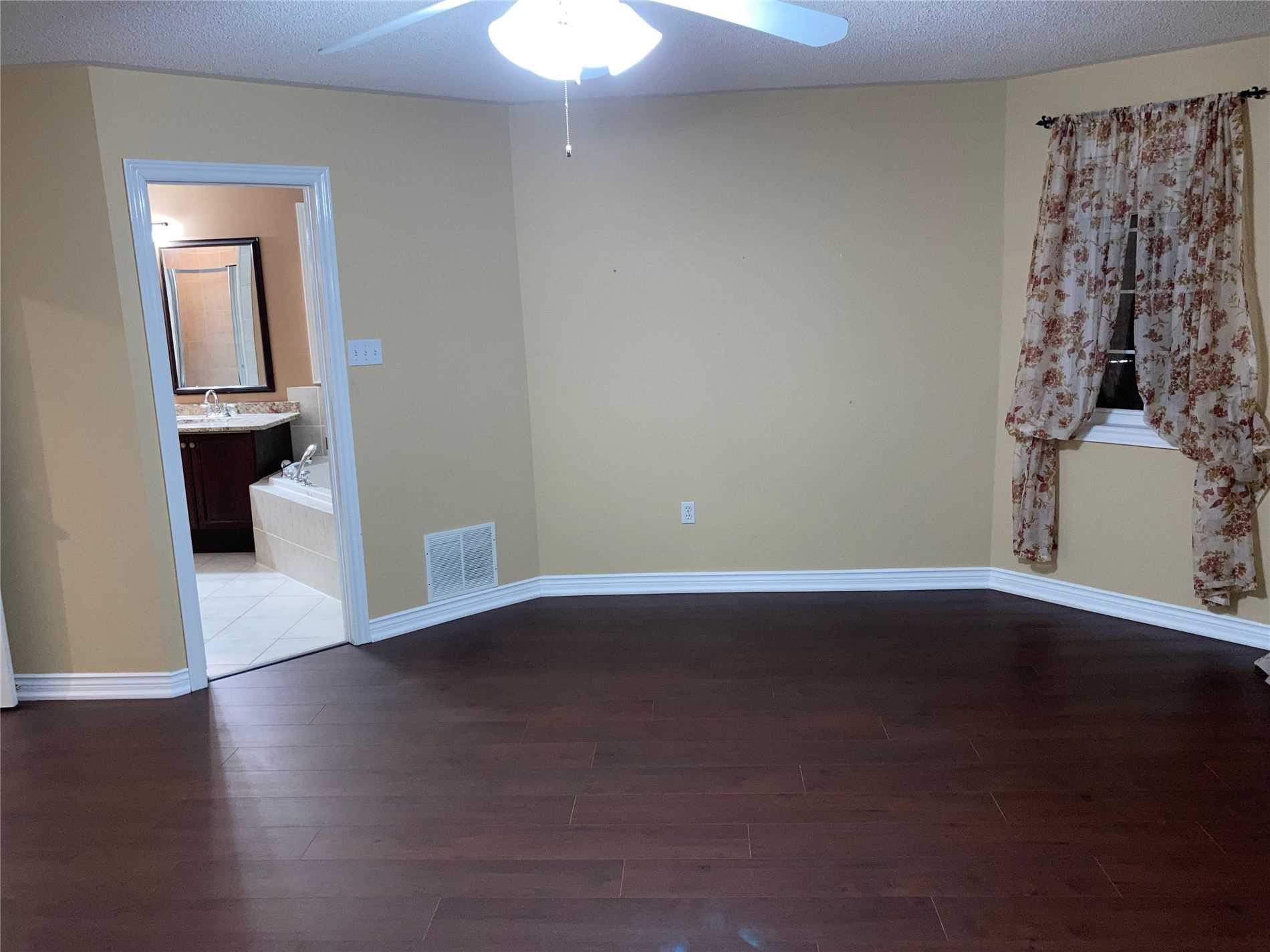 8 Woodcock Ave, #Main