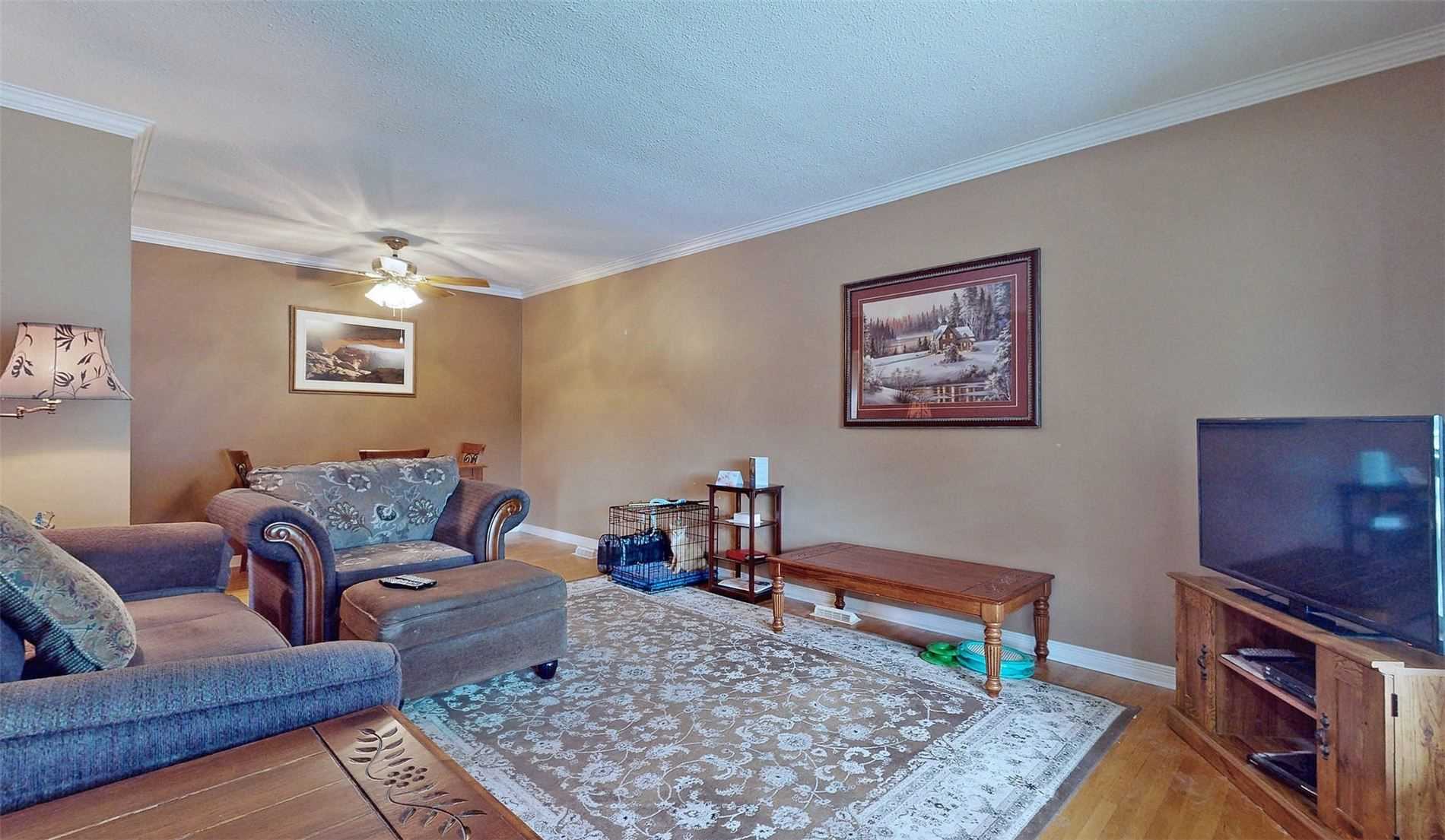 45 Coxworth Cres