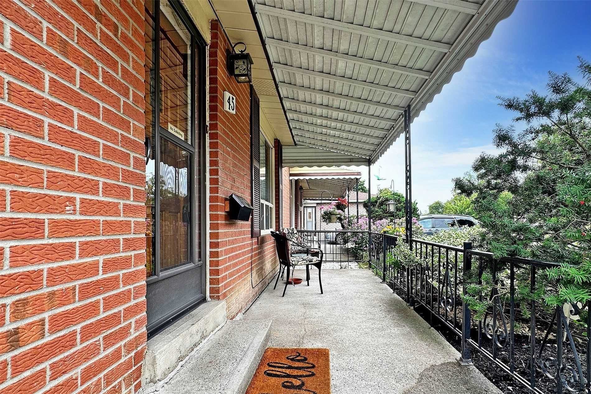 45 Coxworth Cres