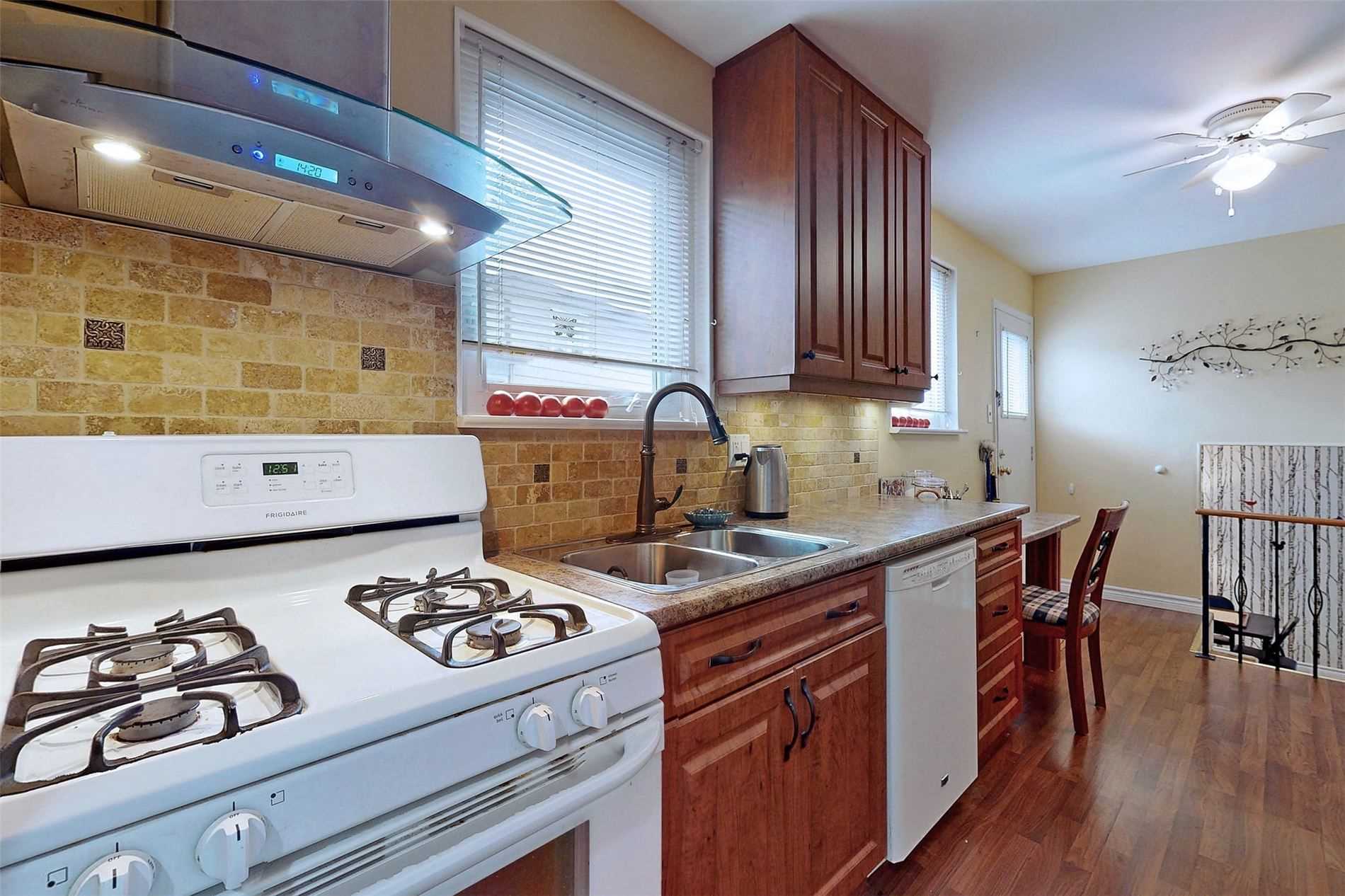 45 Coxworth Cres