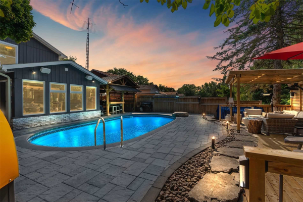 110 Guthrie Cres, Whitby