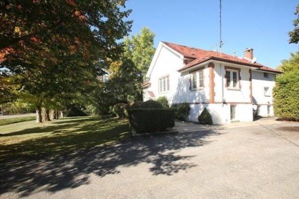 138 Columbus Rd W, Oshawa