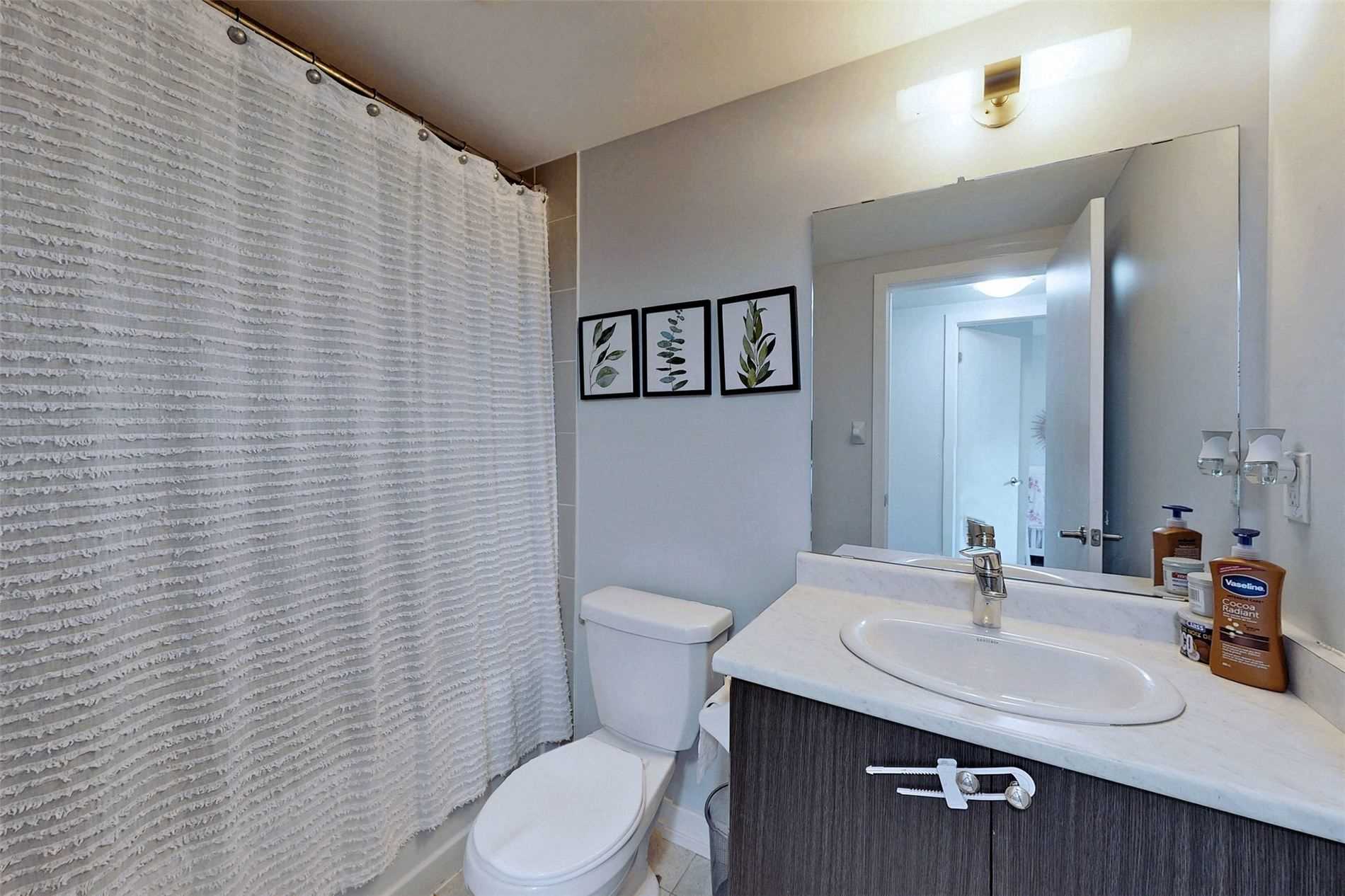 1555 Kingston Road, #404