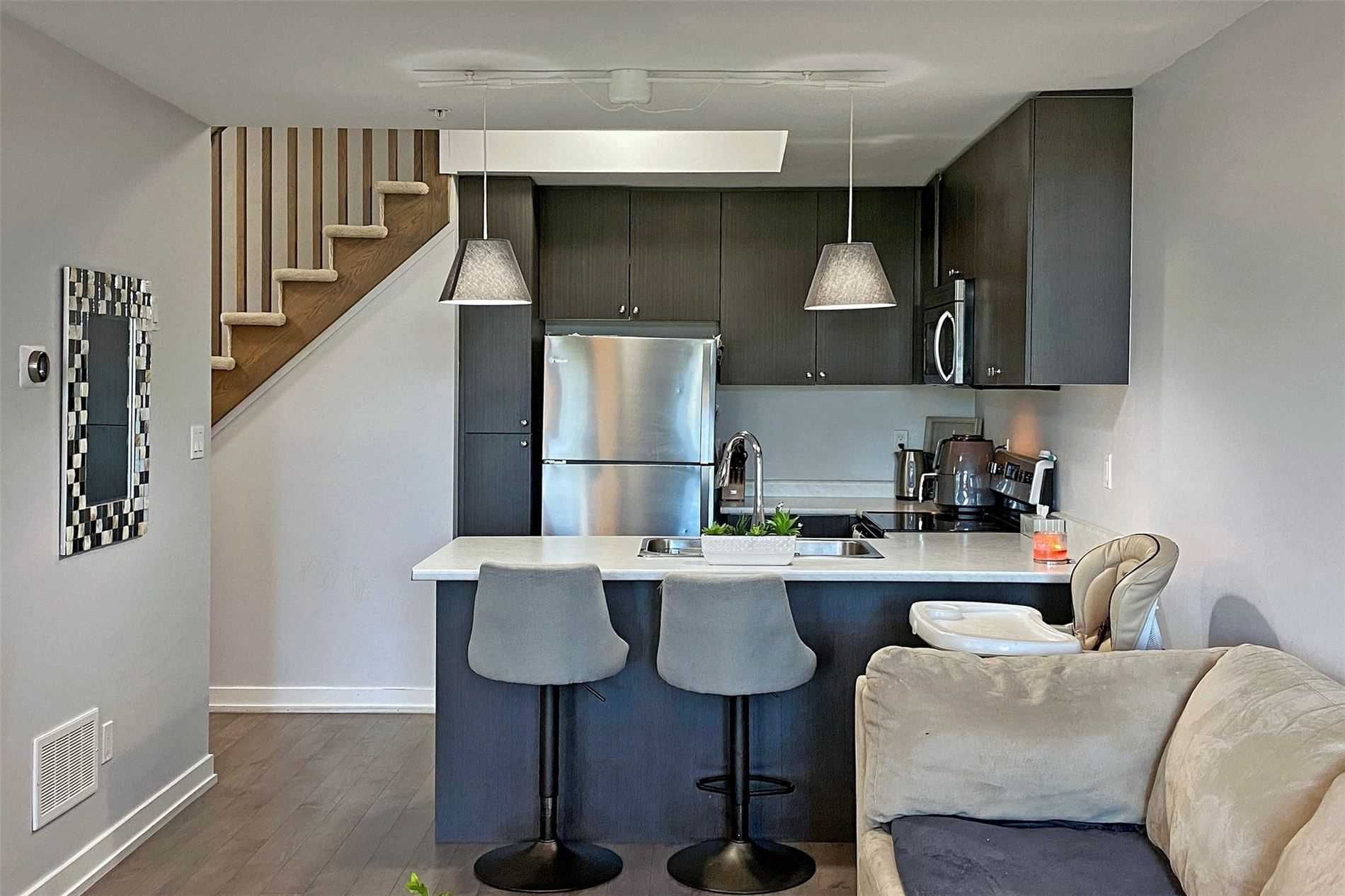 1555 Kingston Road, #404