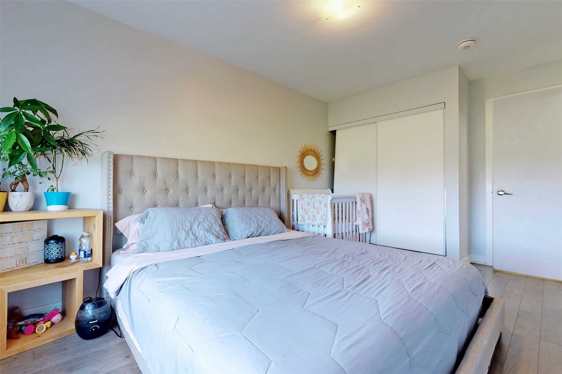 1555 Kingston Road, #404