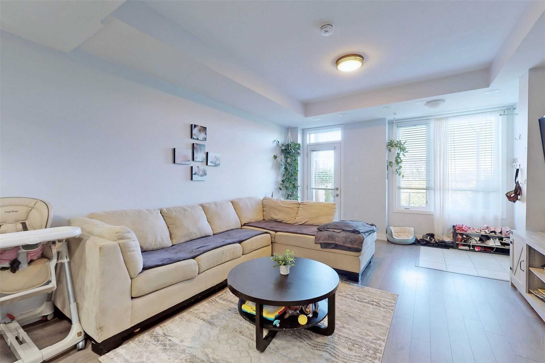 1555 Kingston Road, #404
