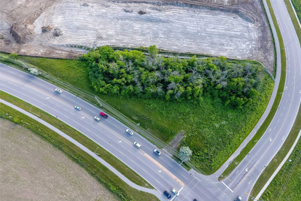 800 Salem Rd N, Ajax