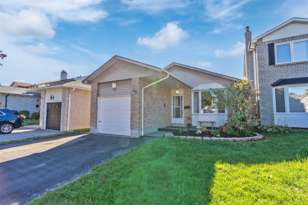 42 Hialeah Cres, Whitby