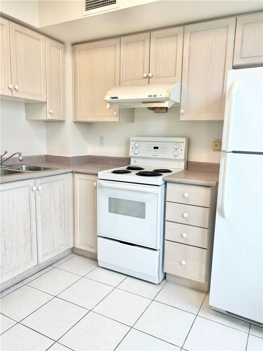 2800 Warden Avenue, #1004