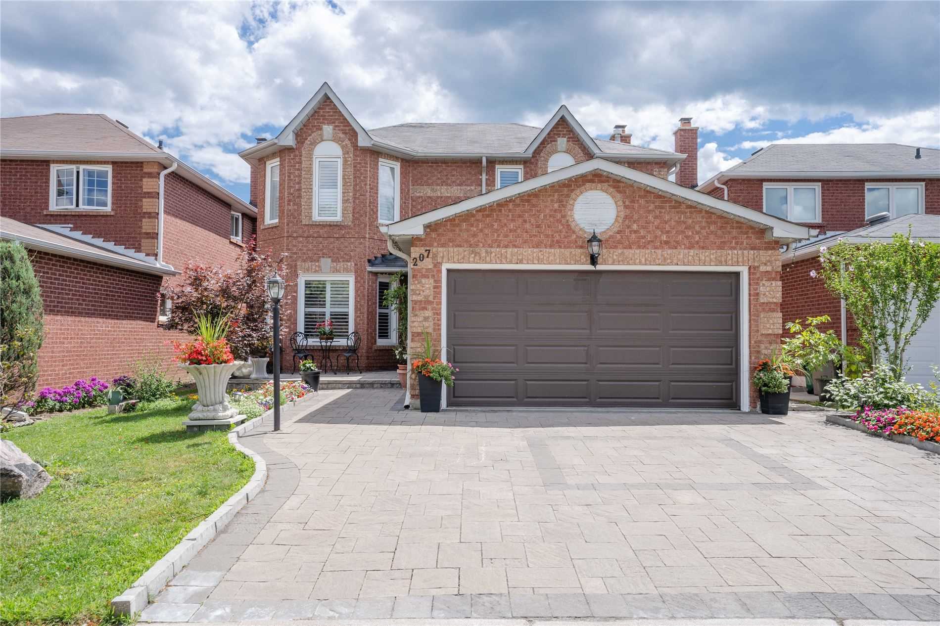 207 Mossbrook Square