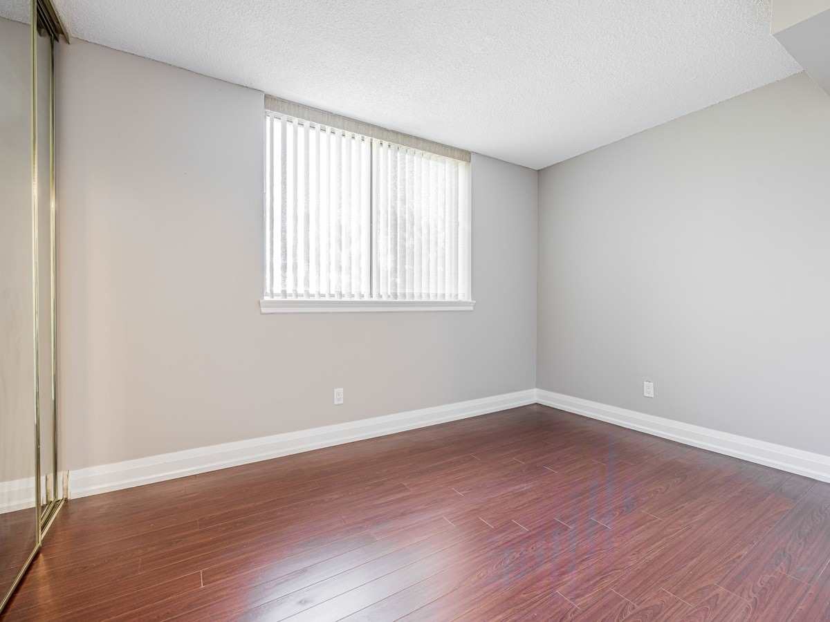 1665 Victoria Park Avenue #706