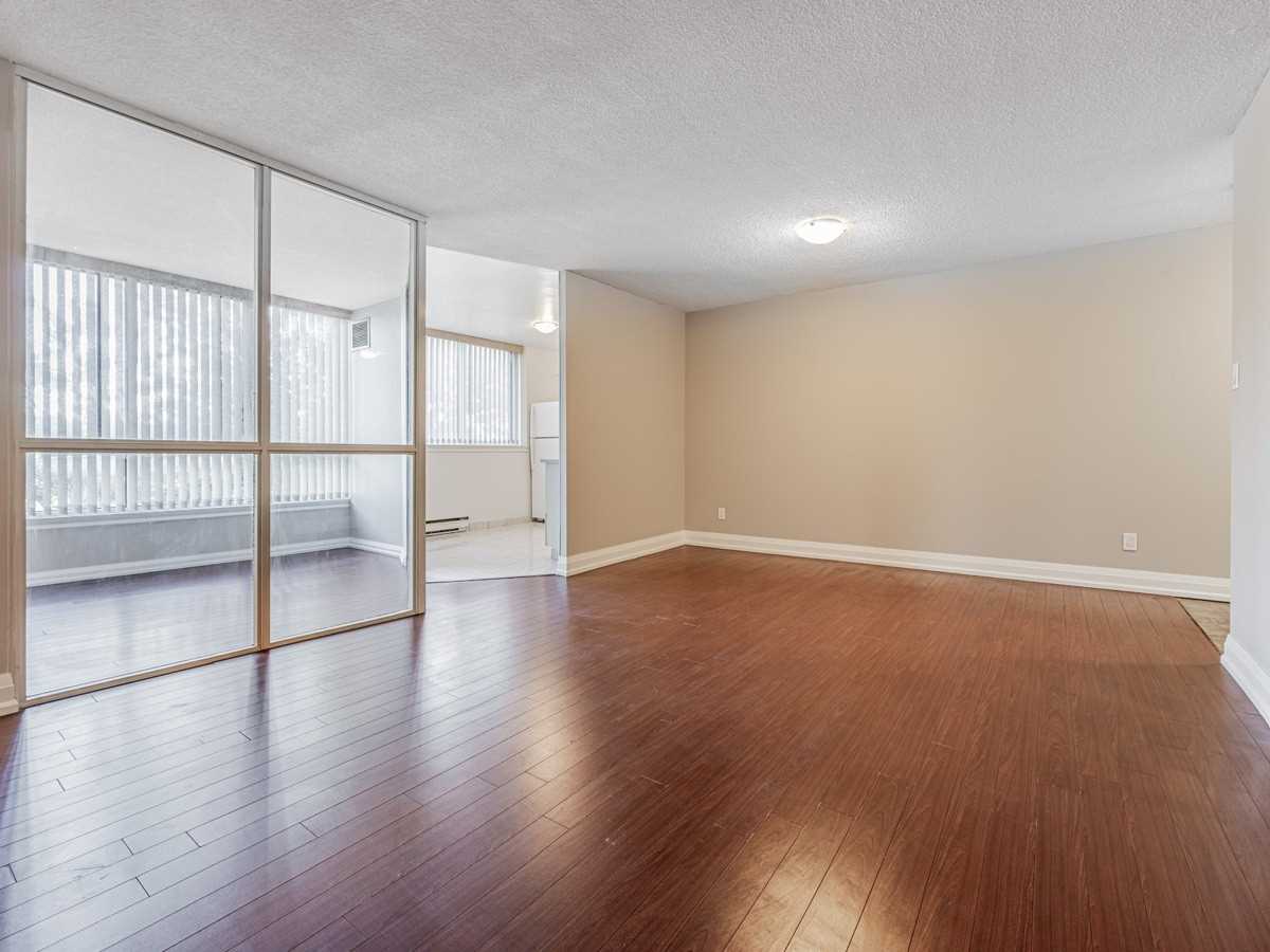1665 Victoria Park Avenue #706