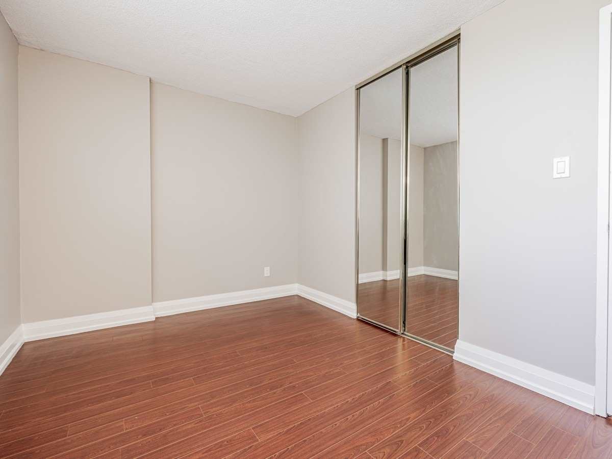 1665 Victoria Park Avenue #706