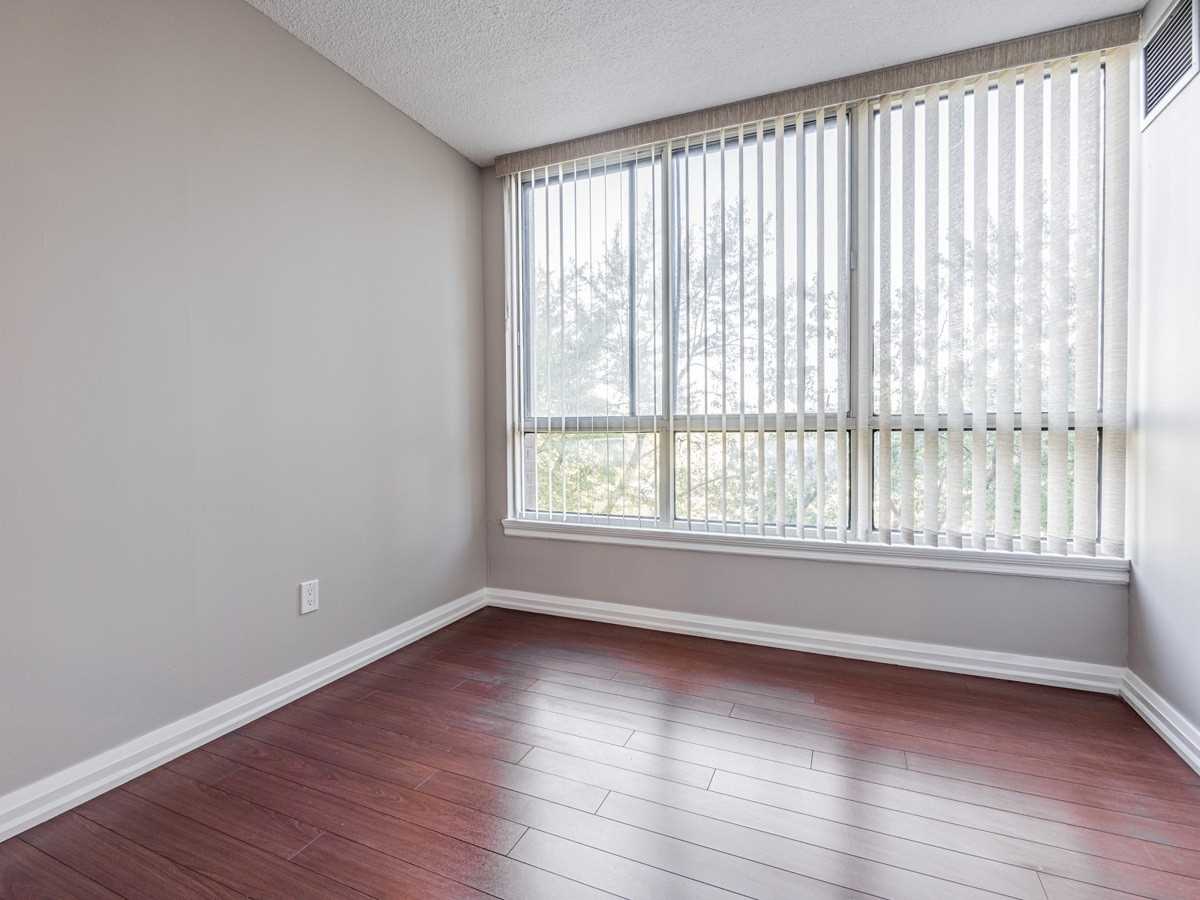 1665 Victoria Park Avenue #706