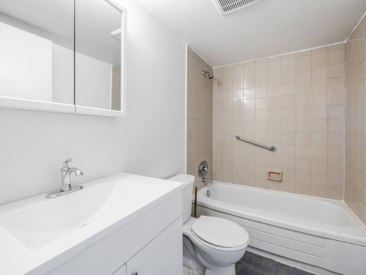 1665 Victoria Park Avenue #706