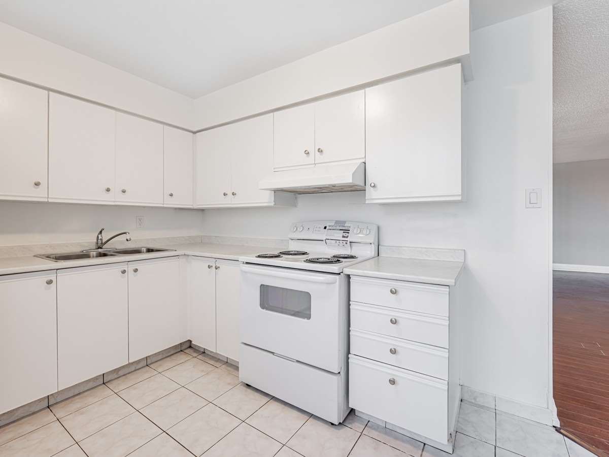 1665 Victoria Park Avenue #706