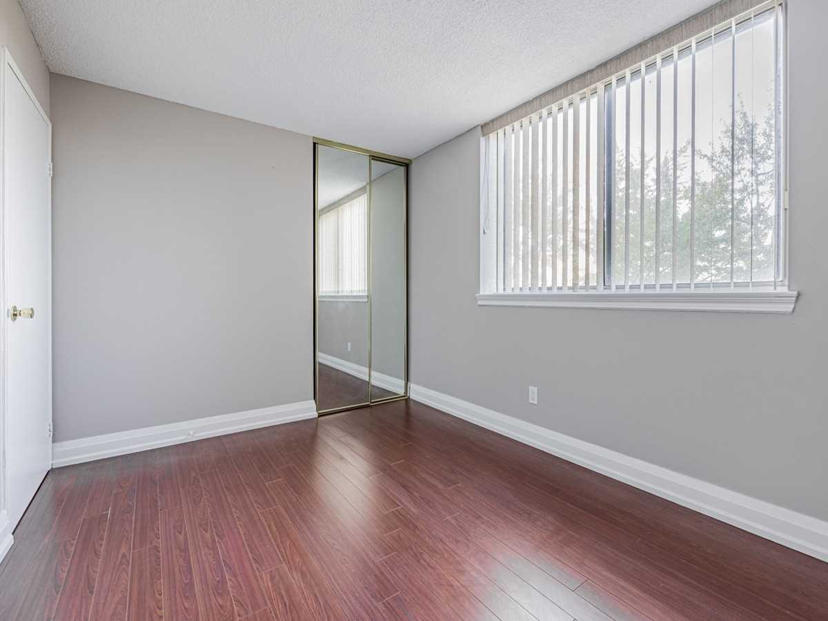 1665 Victoria Park Avenue #706