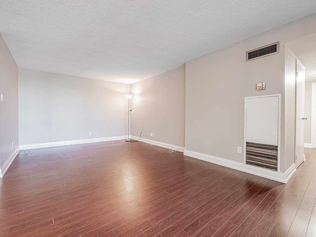 1665 Victoria Park Avenue #706