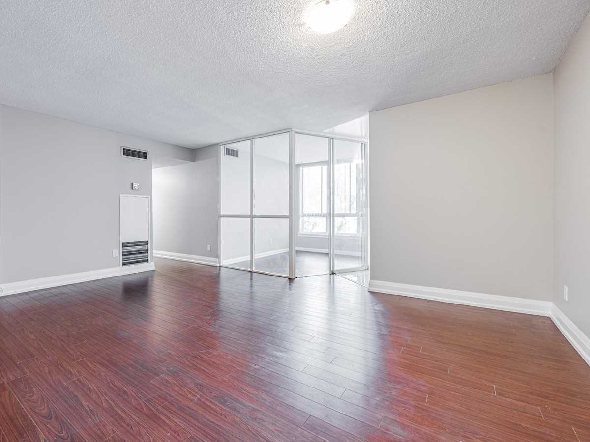 1665 Victoria Park Avenue #706