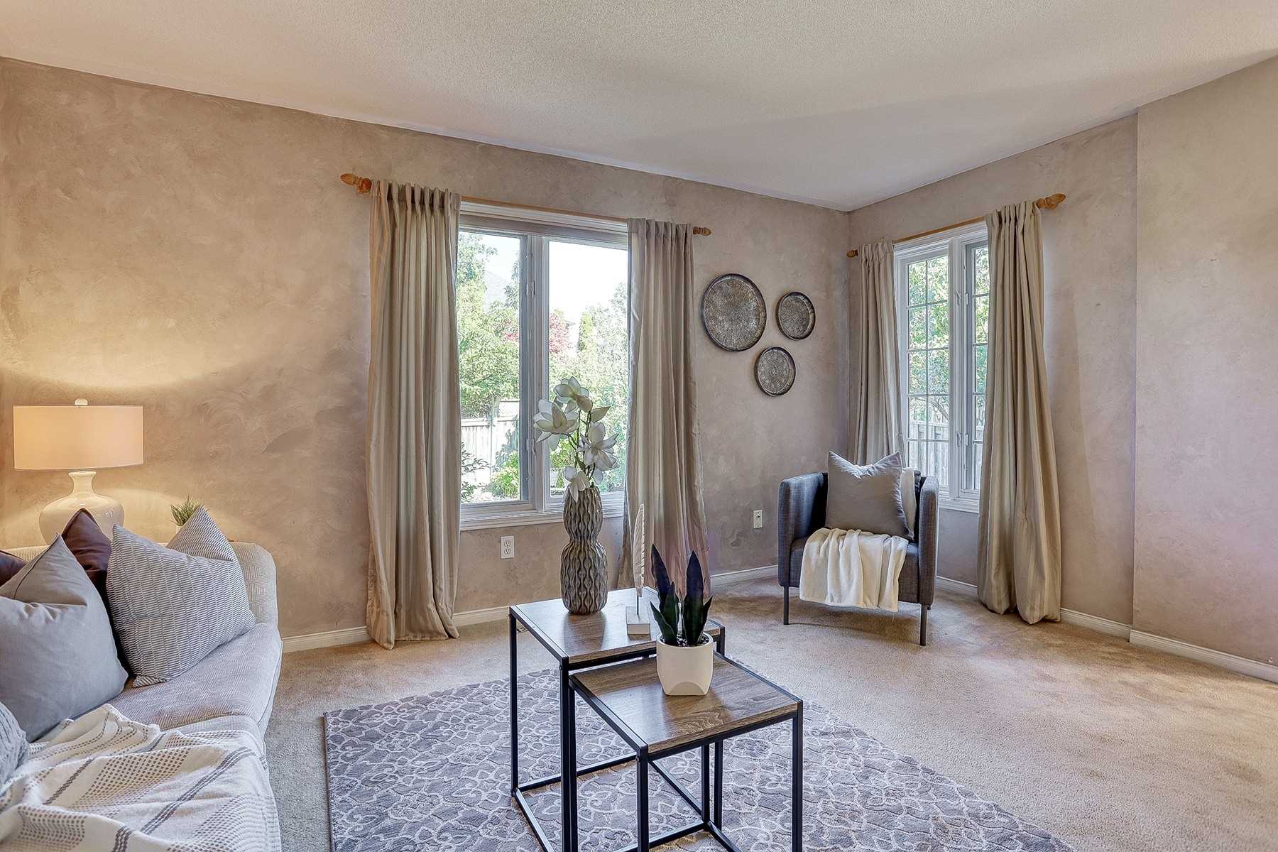 115 Wilkins Cres