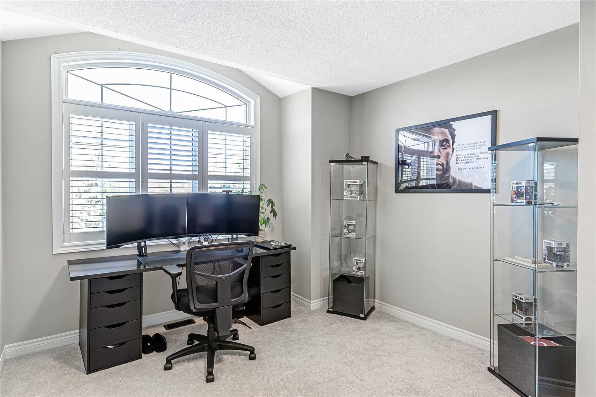 119 Robert Attersley Drive E
