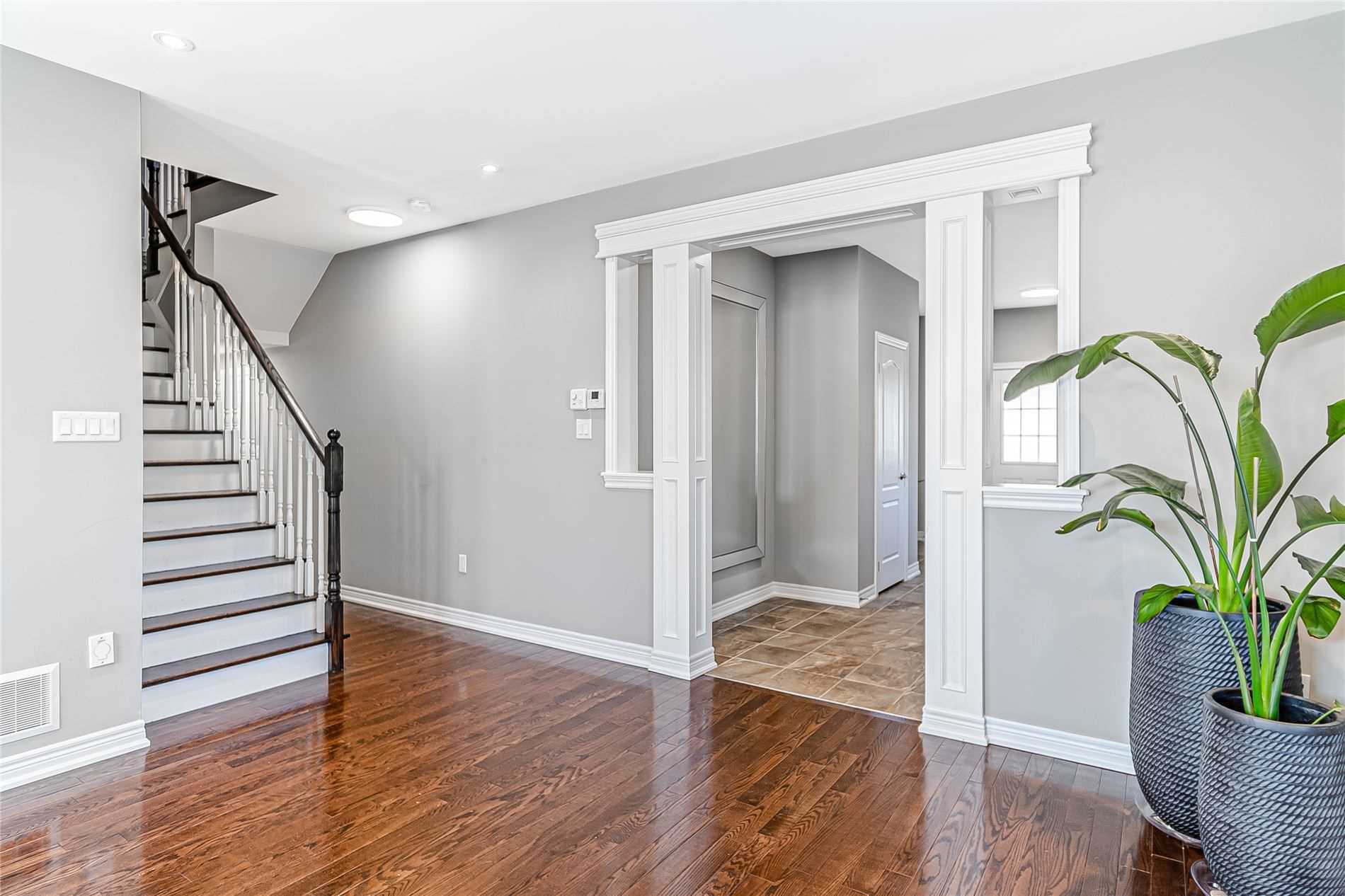 119 Robert Attersley Drive E
