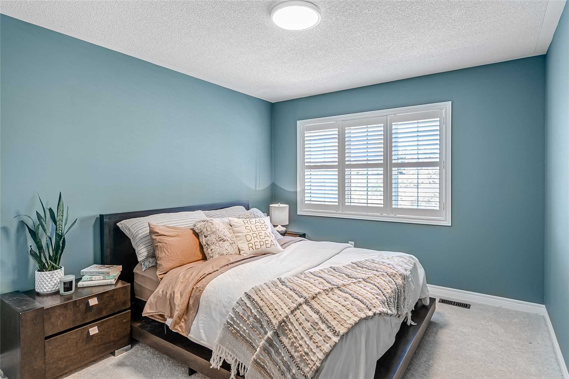 119 Robert Attersley Drive E