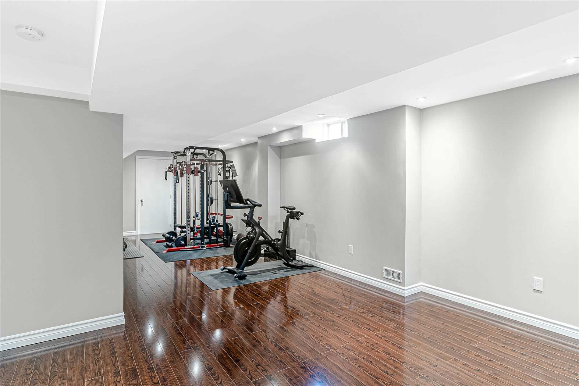 119 Robert Attersley Drive E