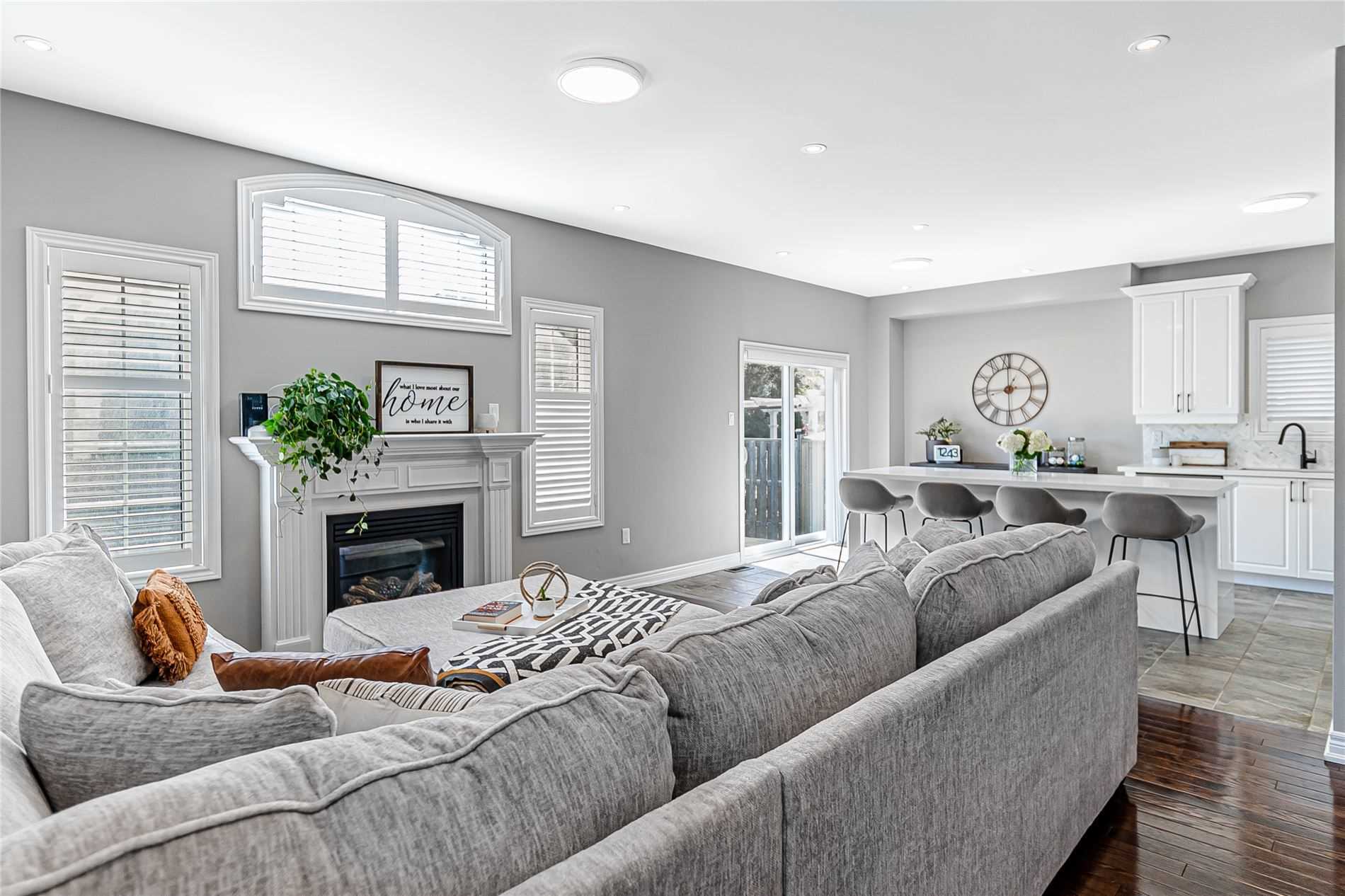 119 Robert Attersley Drive E