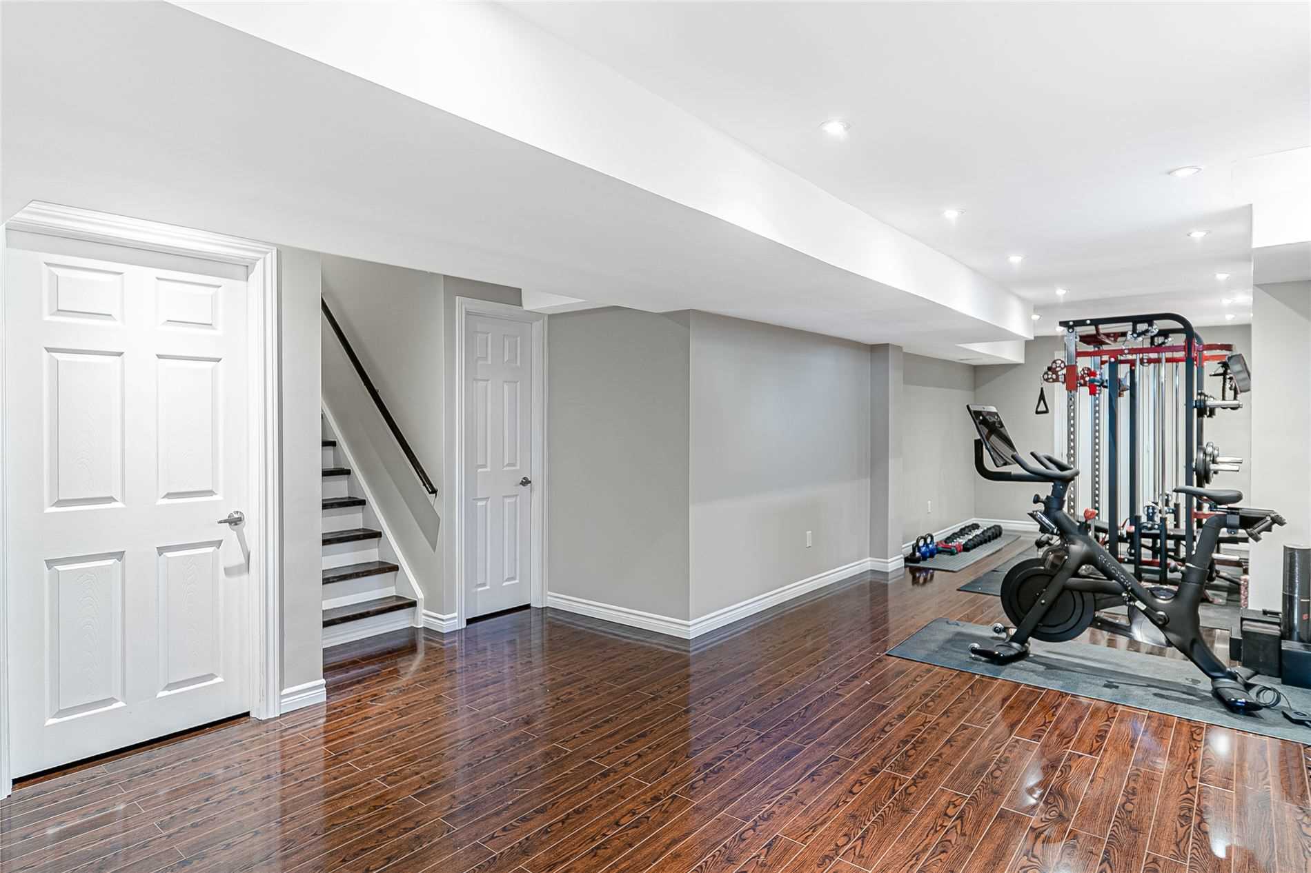 119 Robert Attersley Drive E
