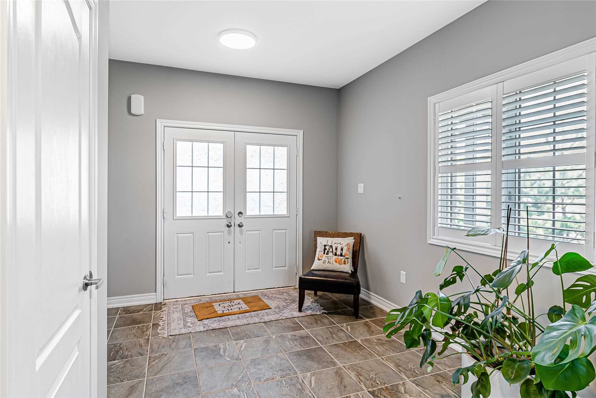 119 Robert Attersley Drive E