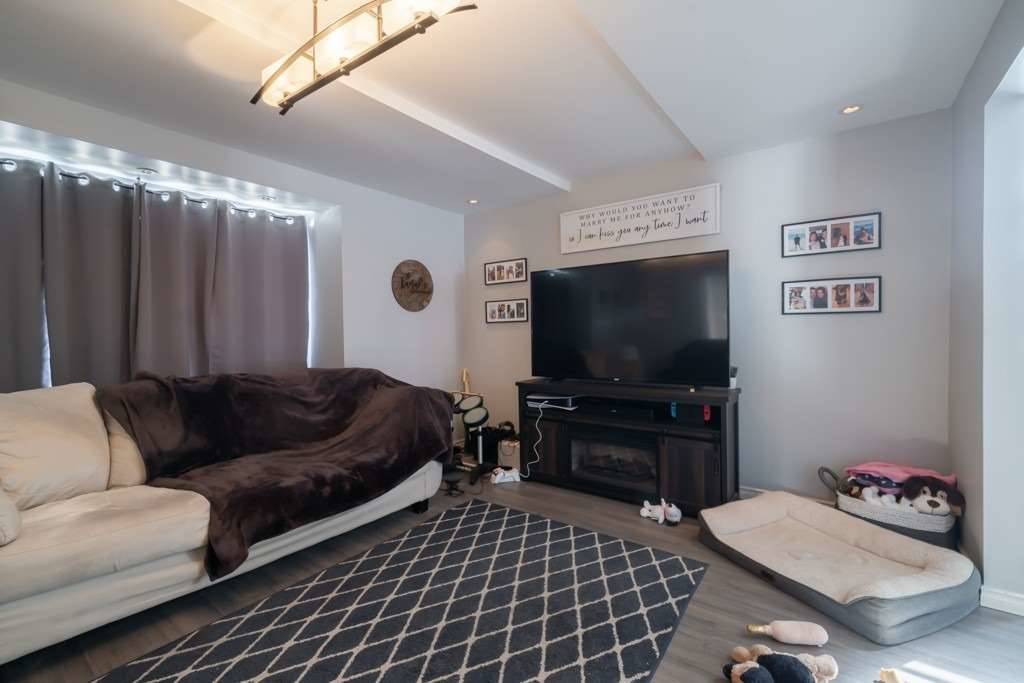 85 Exeter Rd