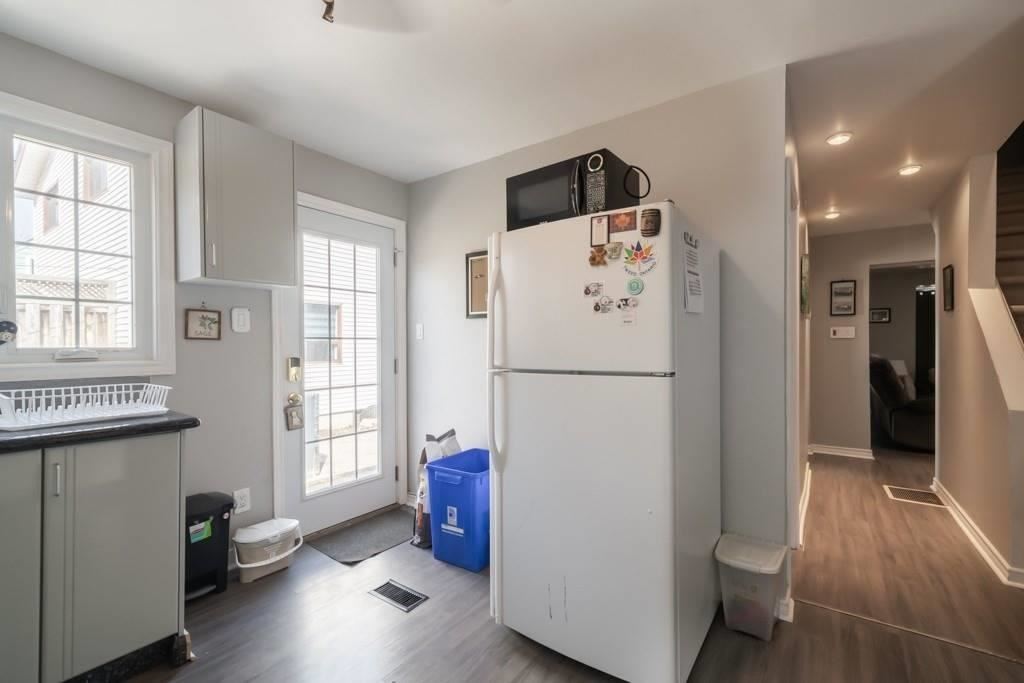 85 Exeter Rd