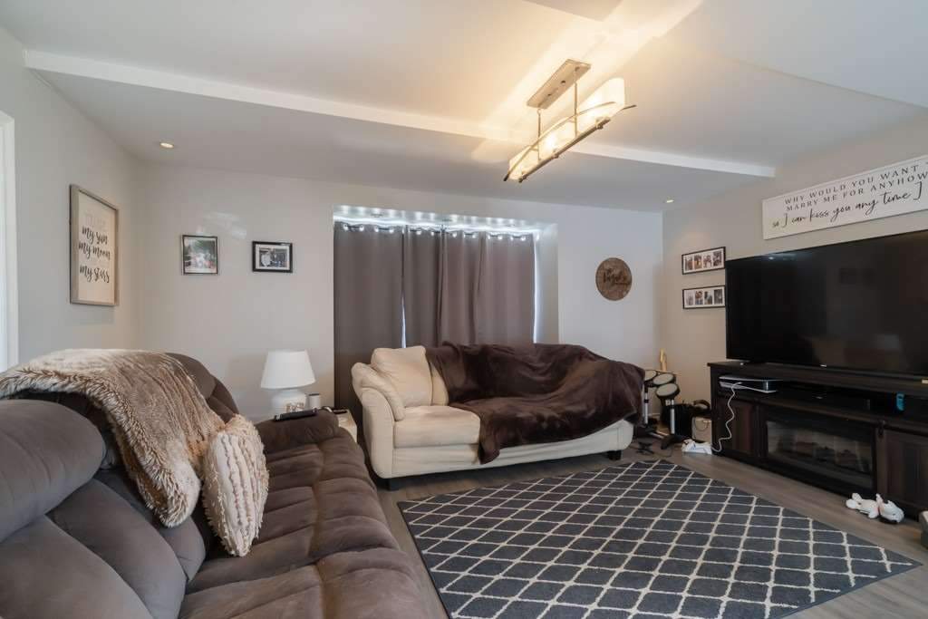 85 Exeter Rd