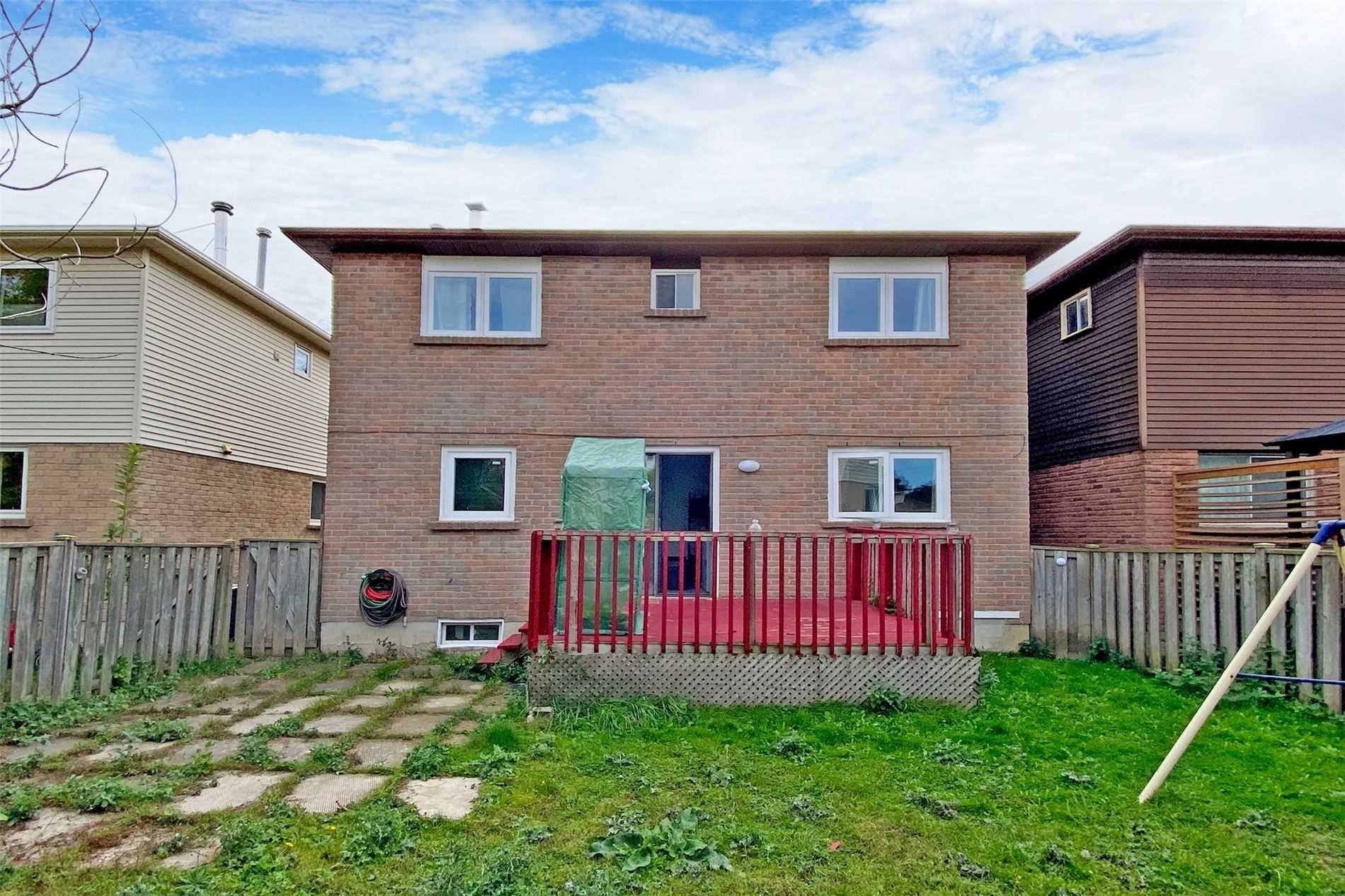 18 Charlton Cres