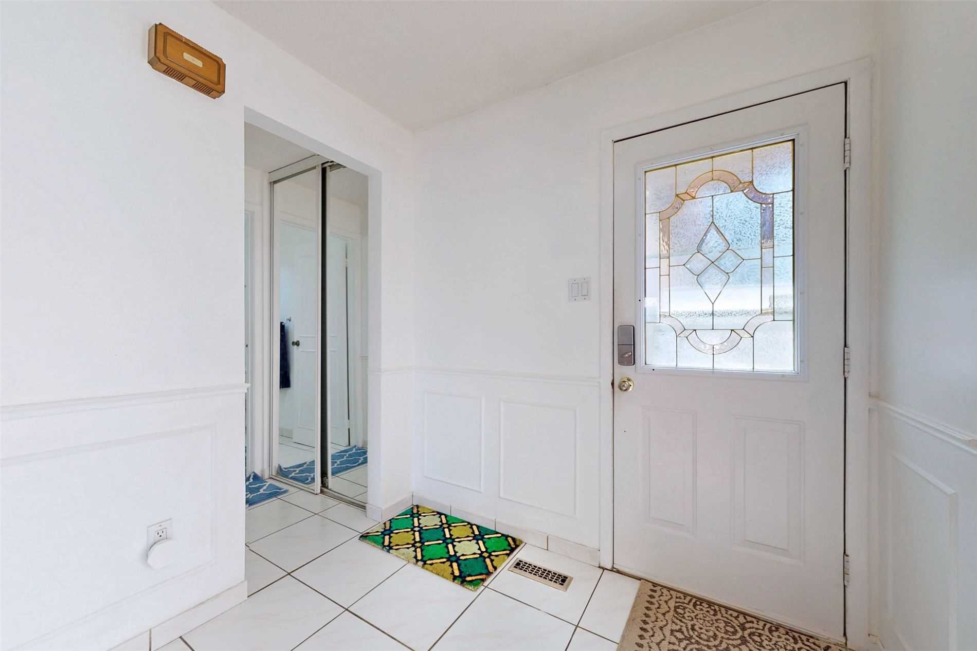 18 Charlton Cres