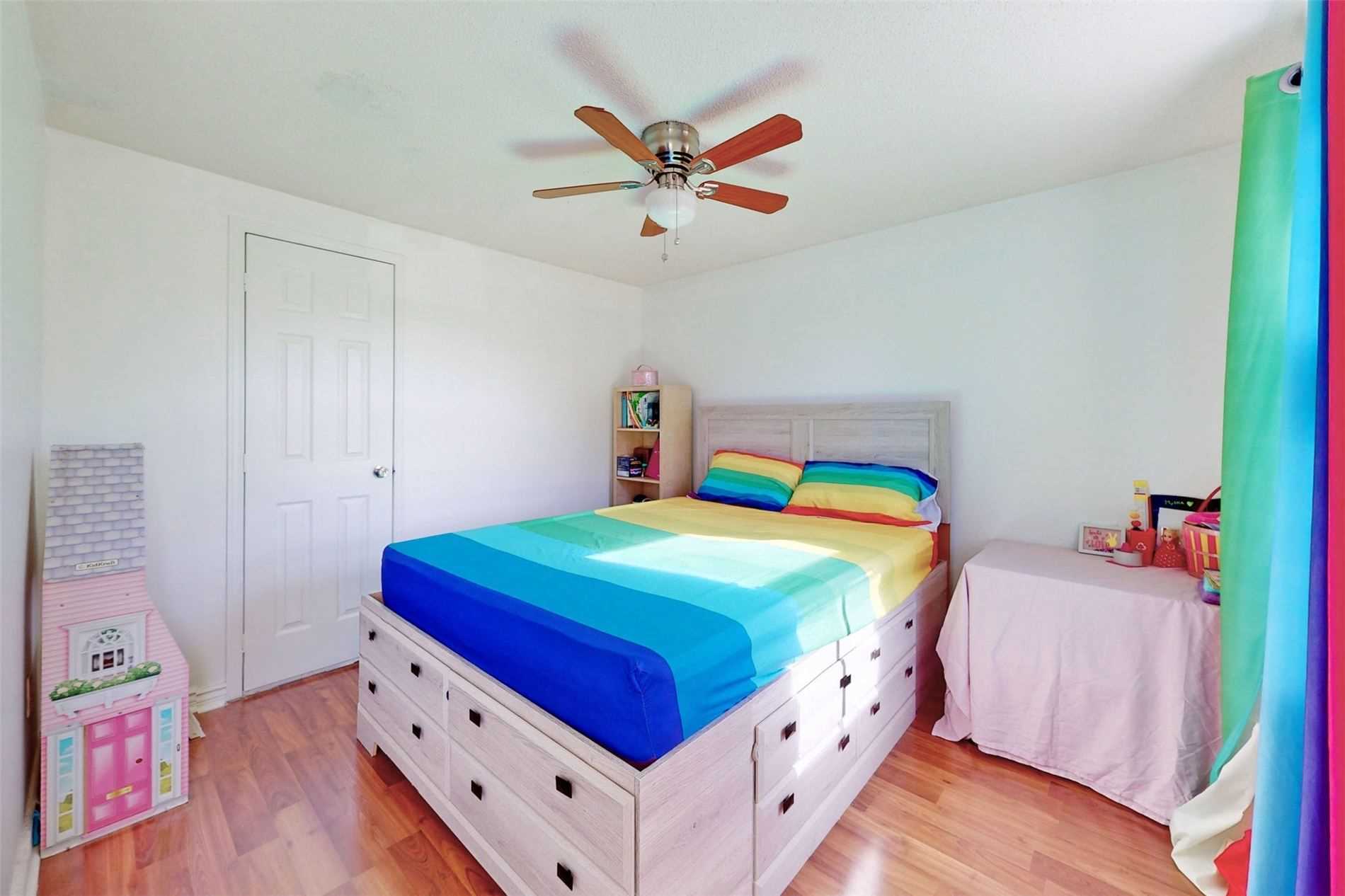 18 Charlton Cres