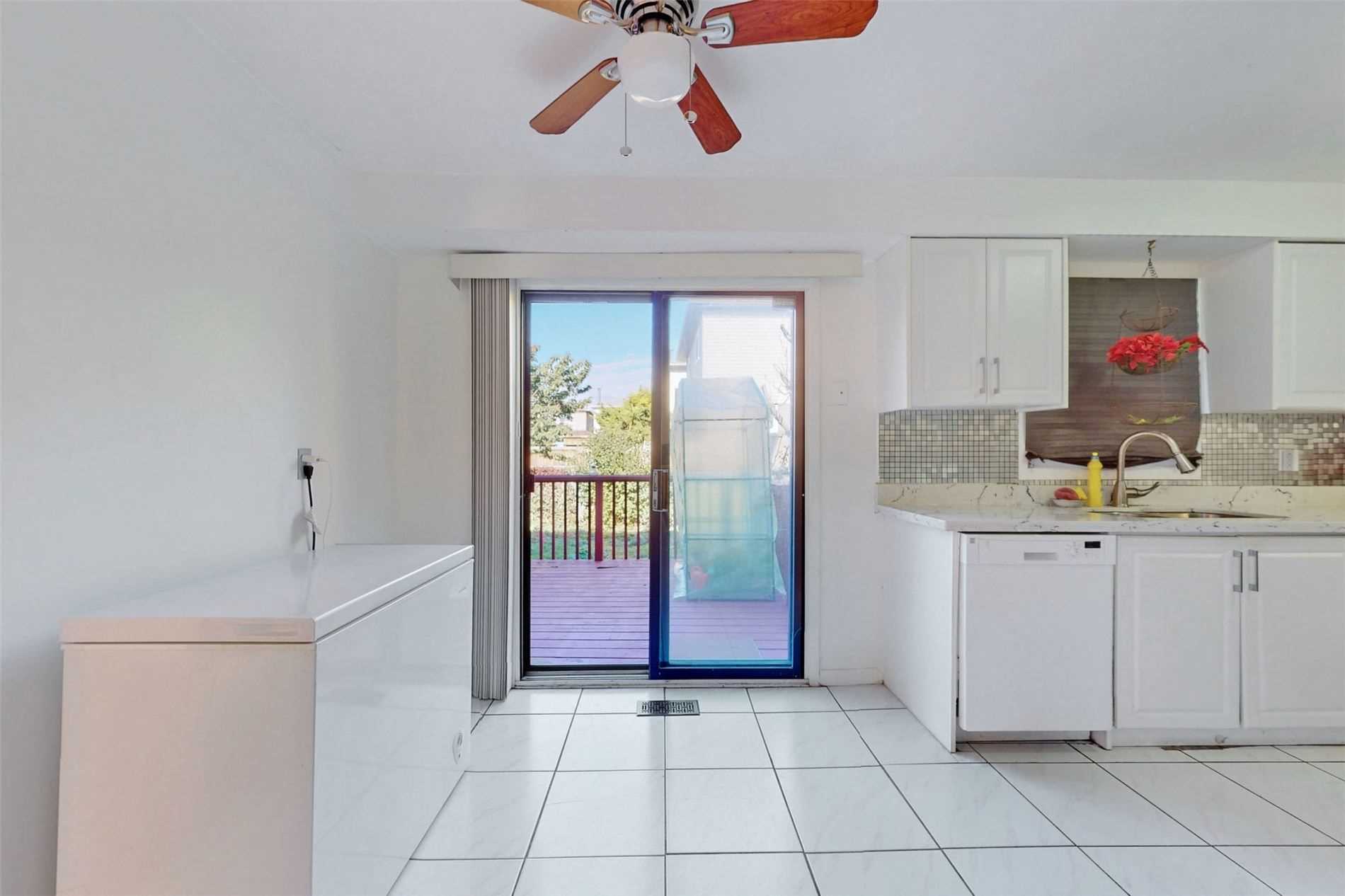 18 Charlton Cres