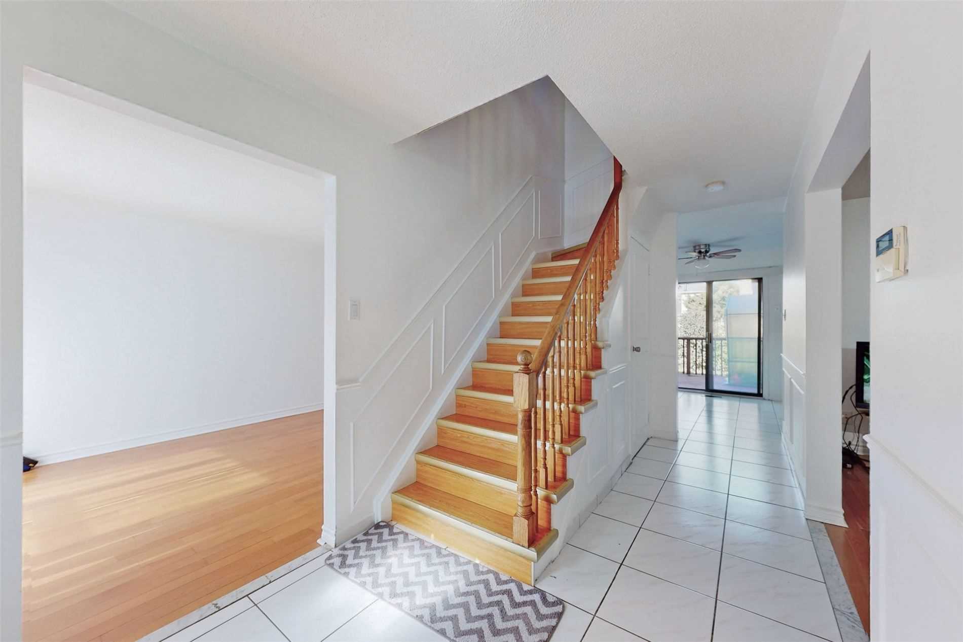 18 Charlton Cres